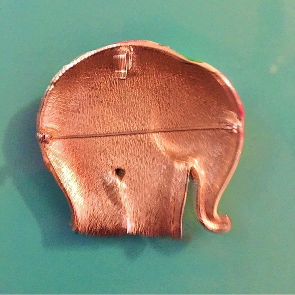 ELEPHANT BROOCH LIKE NEW CONDITION - Picture 3 of 4